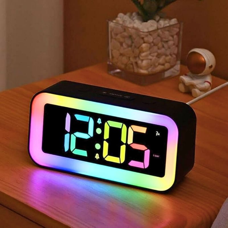 Réveil lumineux RVB affichage 10:00 – Idéal chambre d’ado